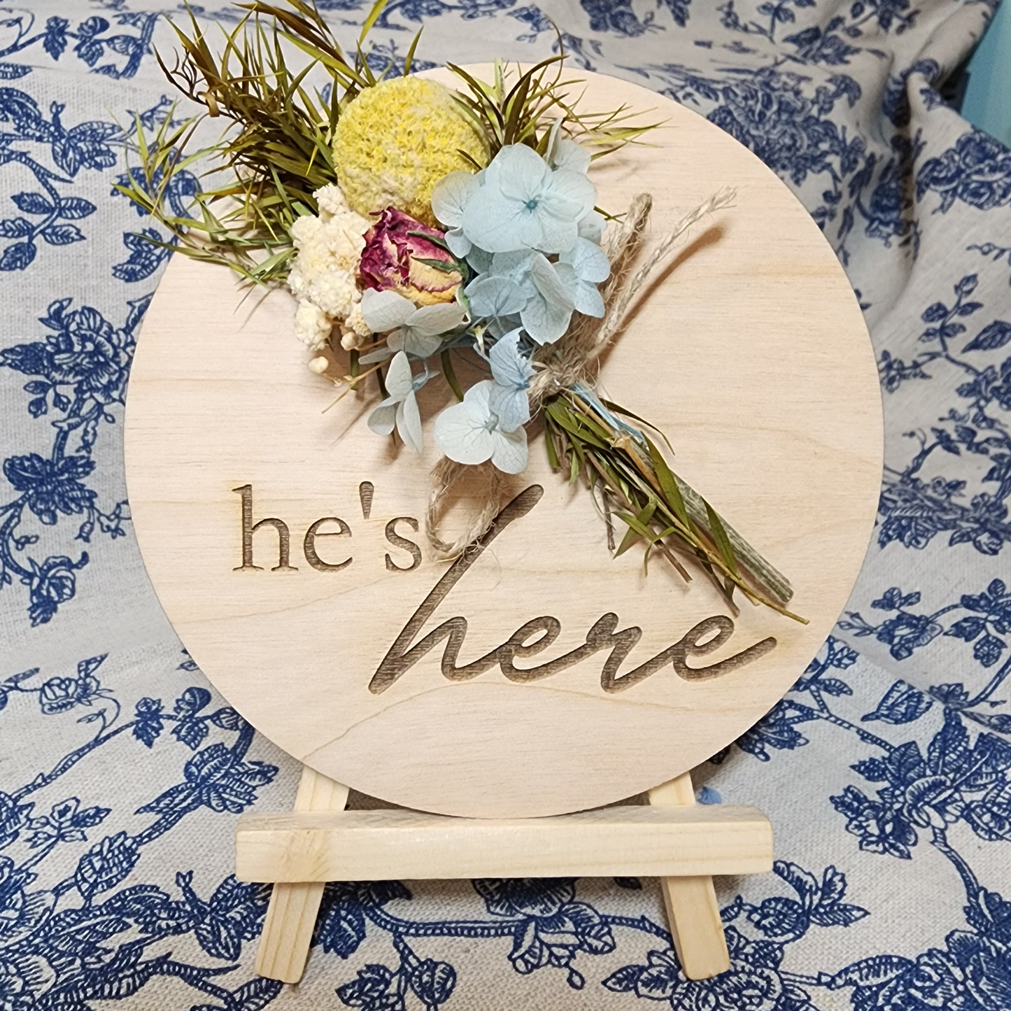 SHE'S HERE / HE'S HERE BABY ANNOUNCEMENT SIGN