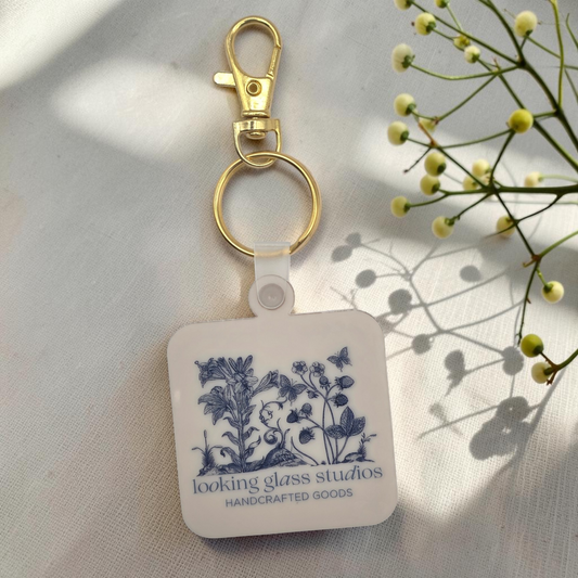 Custom Logo NFC Social Media Tag Keychain: Personalized Acrylic Business Card