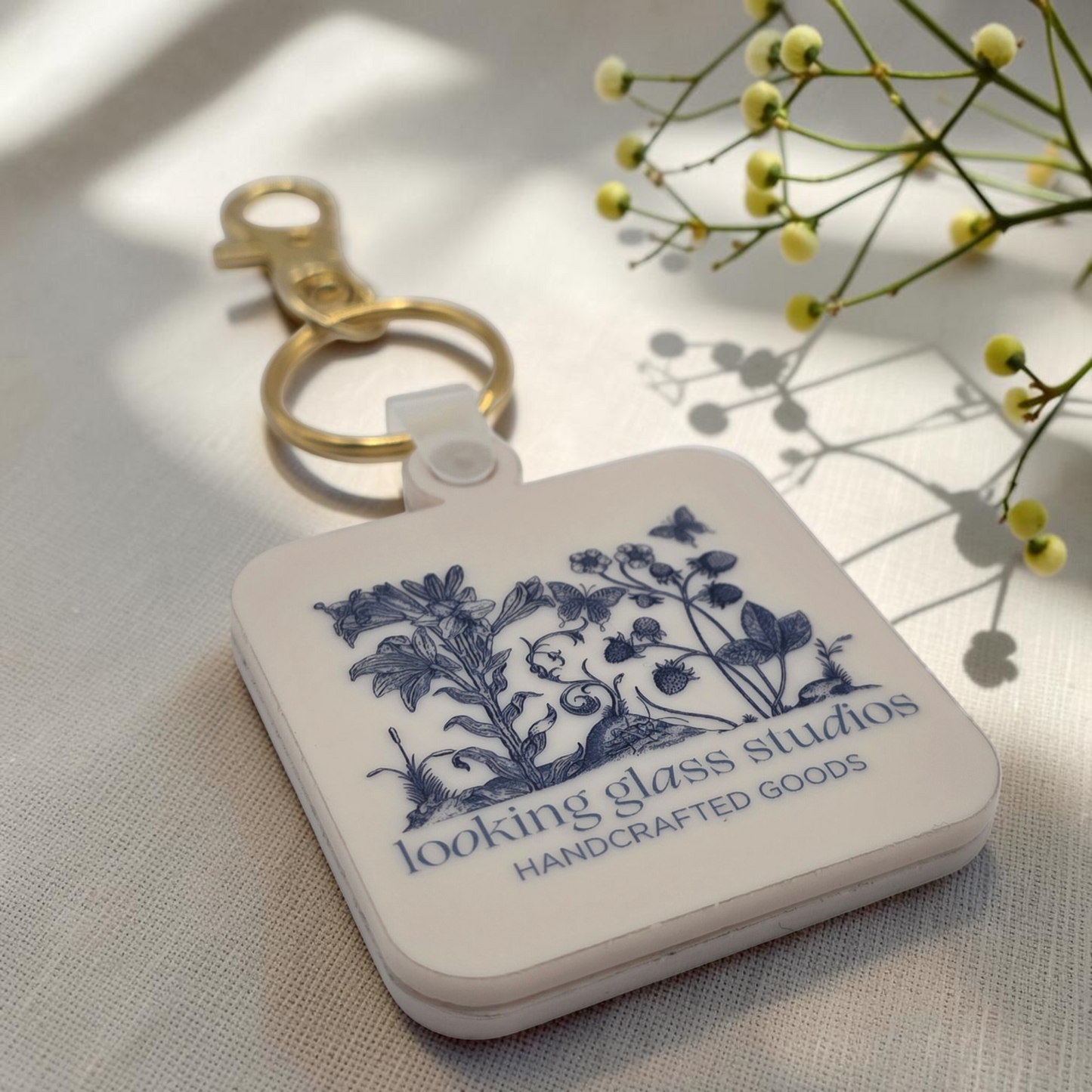 Custom Logo NFC Social Media Tag Keychain: Personalized Acrylic Business Card