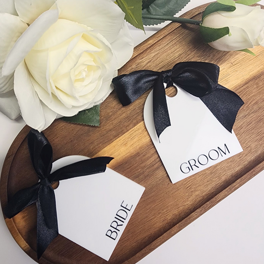 Arch Name Tag With Bow