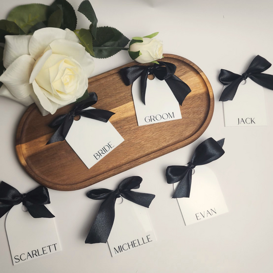 Arch Name Tag With Bow
