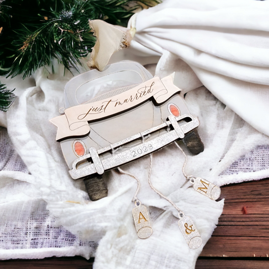 Just Married Vintage Car Ornament